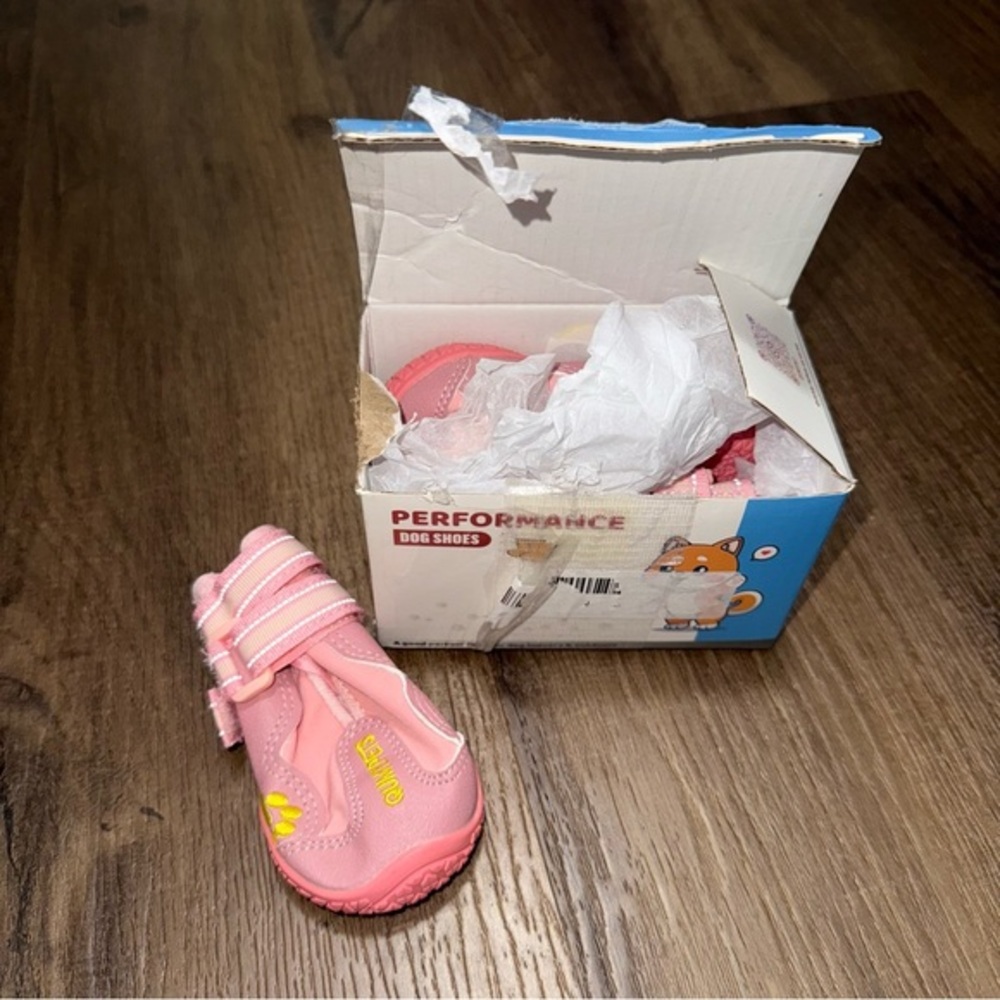 Brand new! Pink Dog Snow Boots